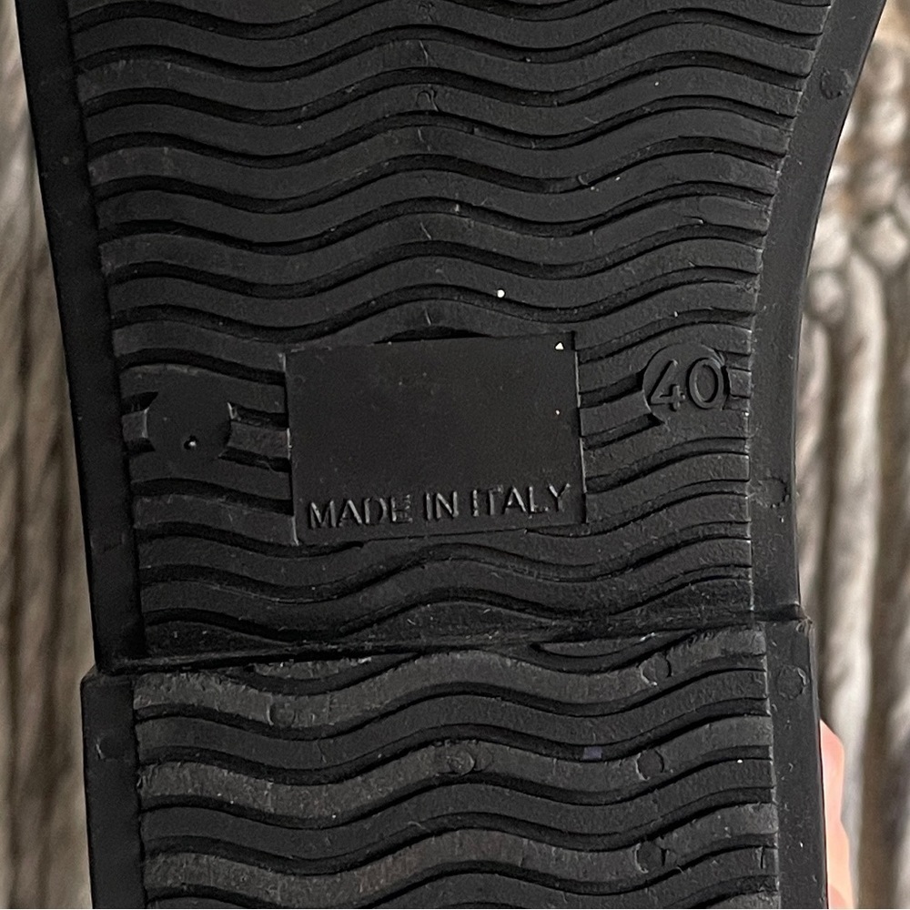 SINGLE RIGHT SHOE - Burberry Riding-Style Rainboot with Leather Strap - Picture 11 of 13